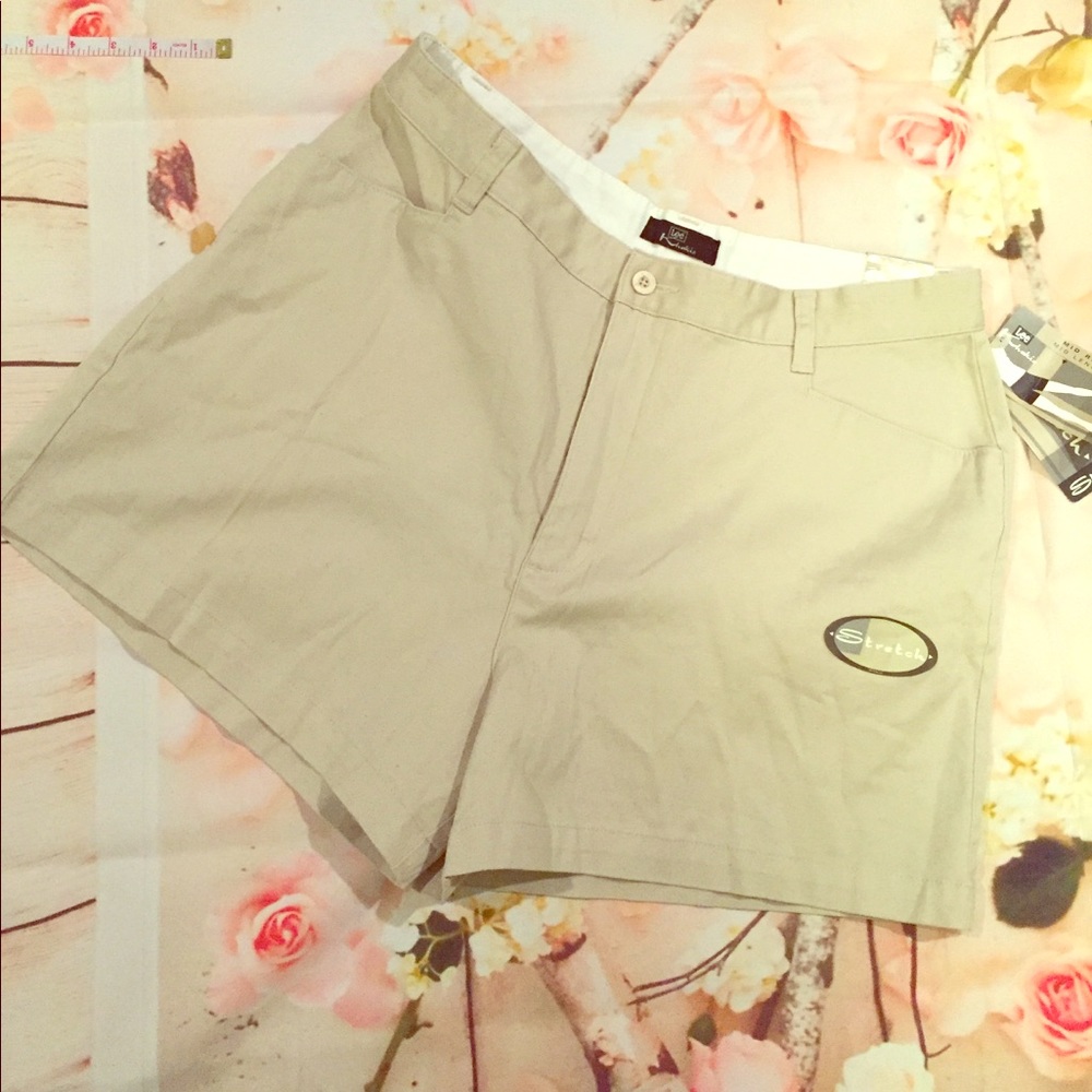 NWT Lee Relaxed Khaki Shorts SZ 16.